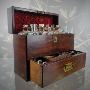 Gi6GCtRV_Antique Campaign Military Apothecary Medicine Chest (1).JPG